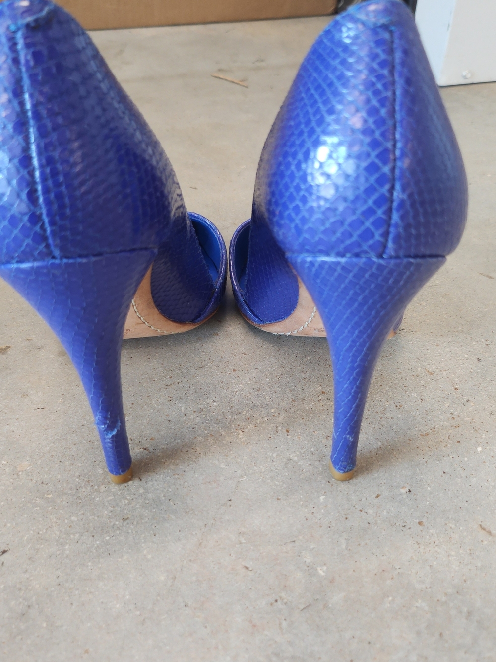 Alice + Olivia Cobalt Blue Pointed-Toe Pumps - Picture 4 of 4